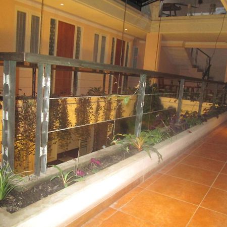 Front One Boutique Baluran Malang Hotel Екстериор снимка