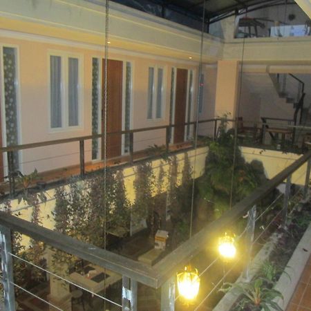 Front One Boutique Baluran Malang Hotel Екстериор снимка