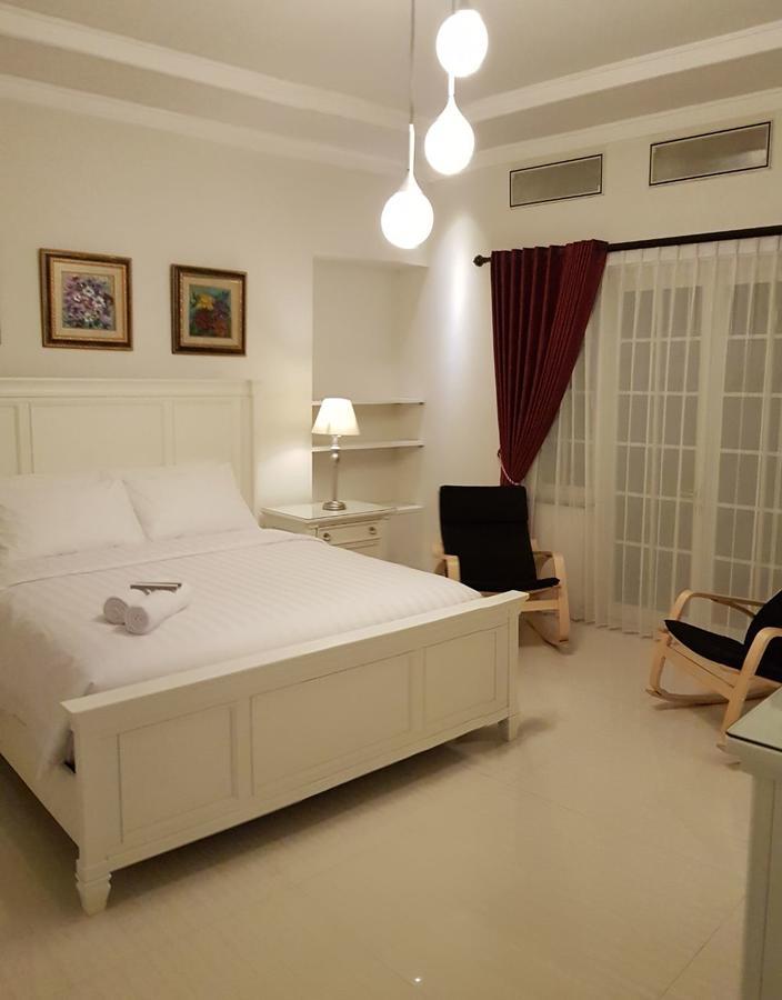 Front One Boutique Baluran Malang Hotel Екстериор снимка
