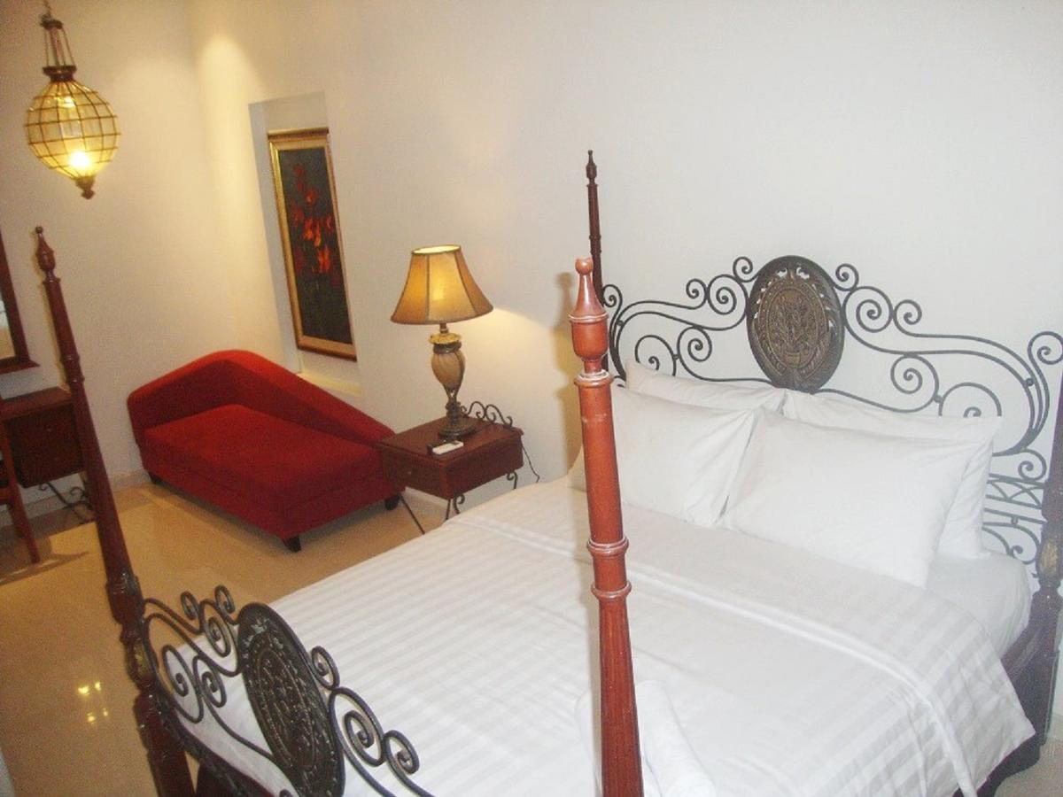 Front One Boutique Baluran Malang Hotel Екстериор снимка