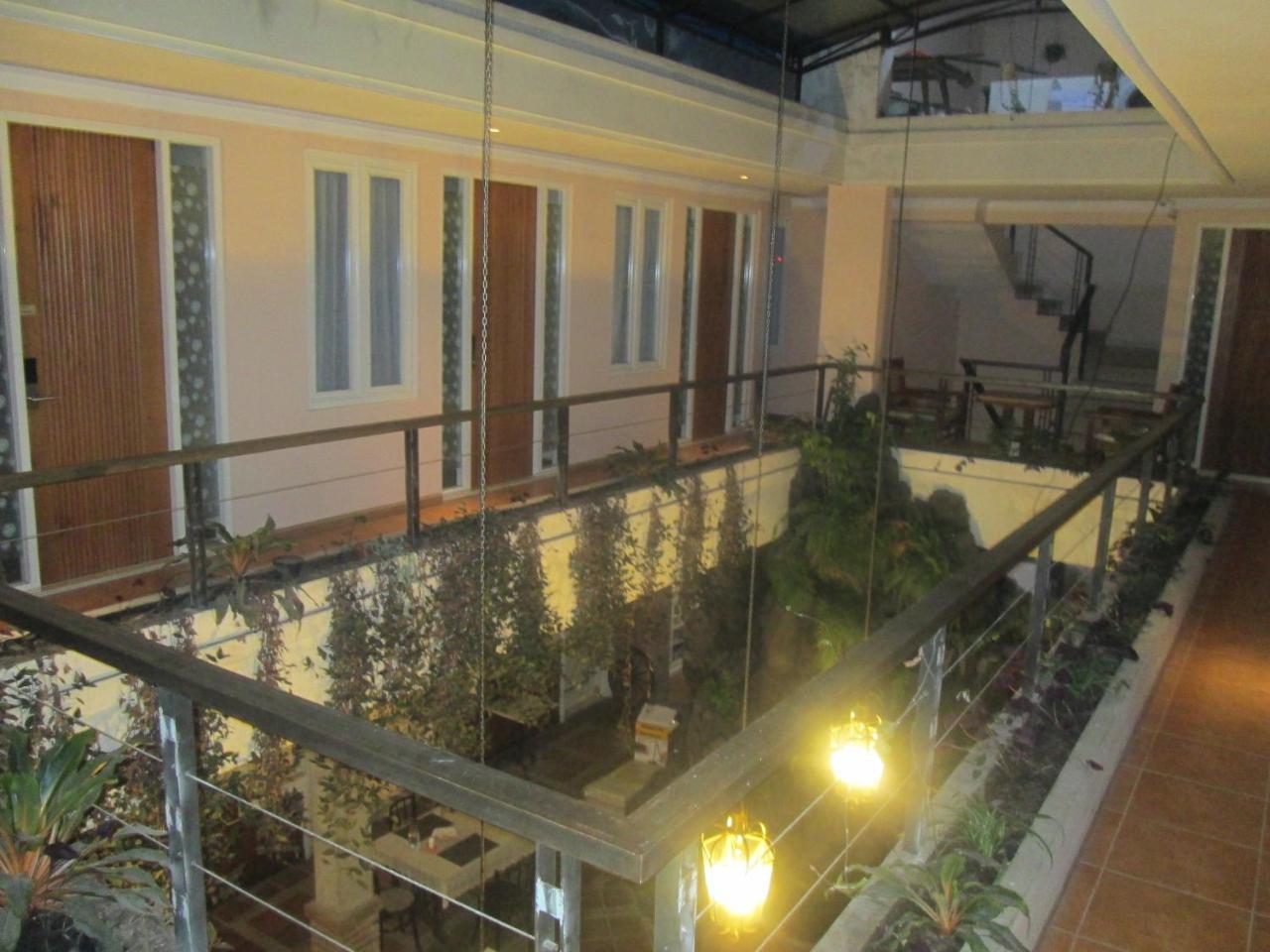 Front One Boutique Baluran Malang Hotel Екстериор снимка