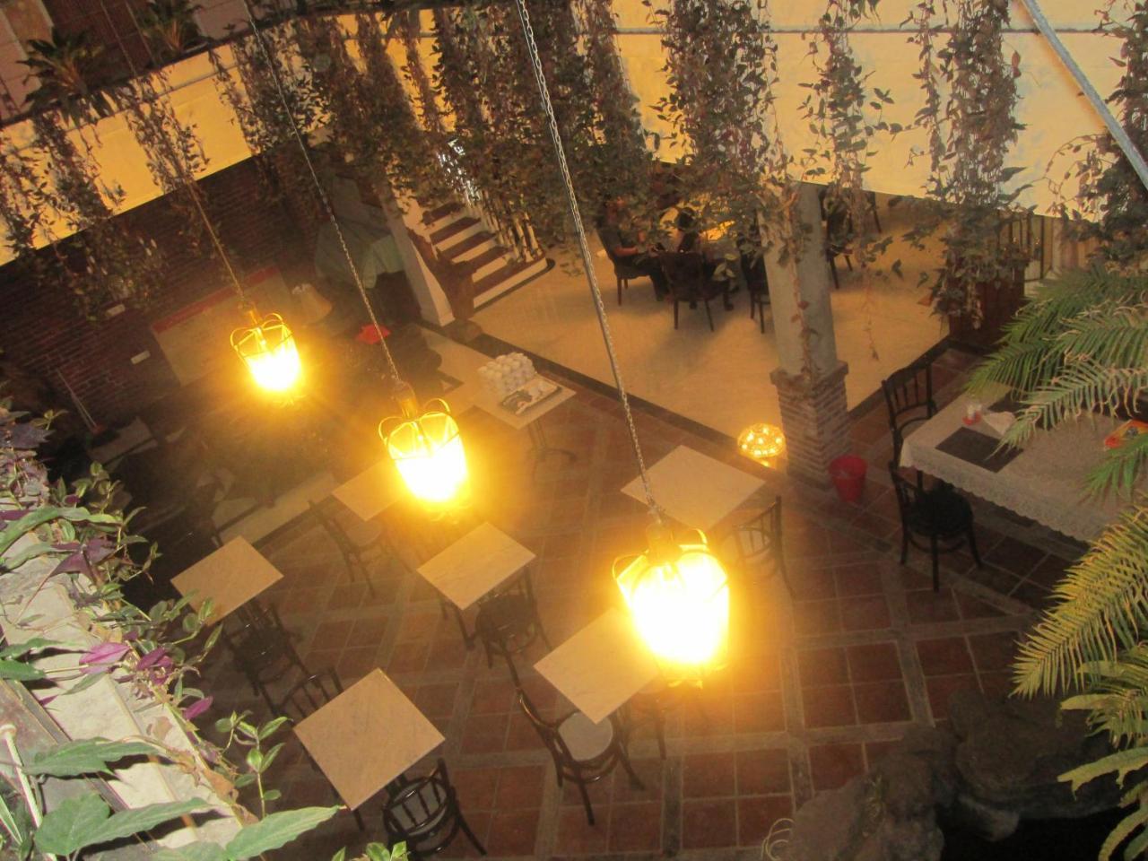 Front One Boutique Baluran Malang Hotel Екстериор снимка