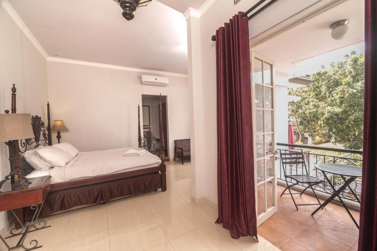 Front One Boutique Baluran Malang Hotel Екстериор снимка