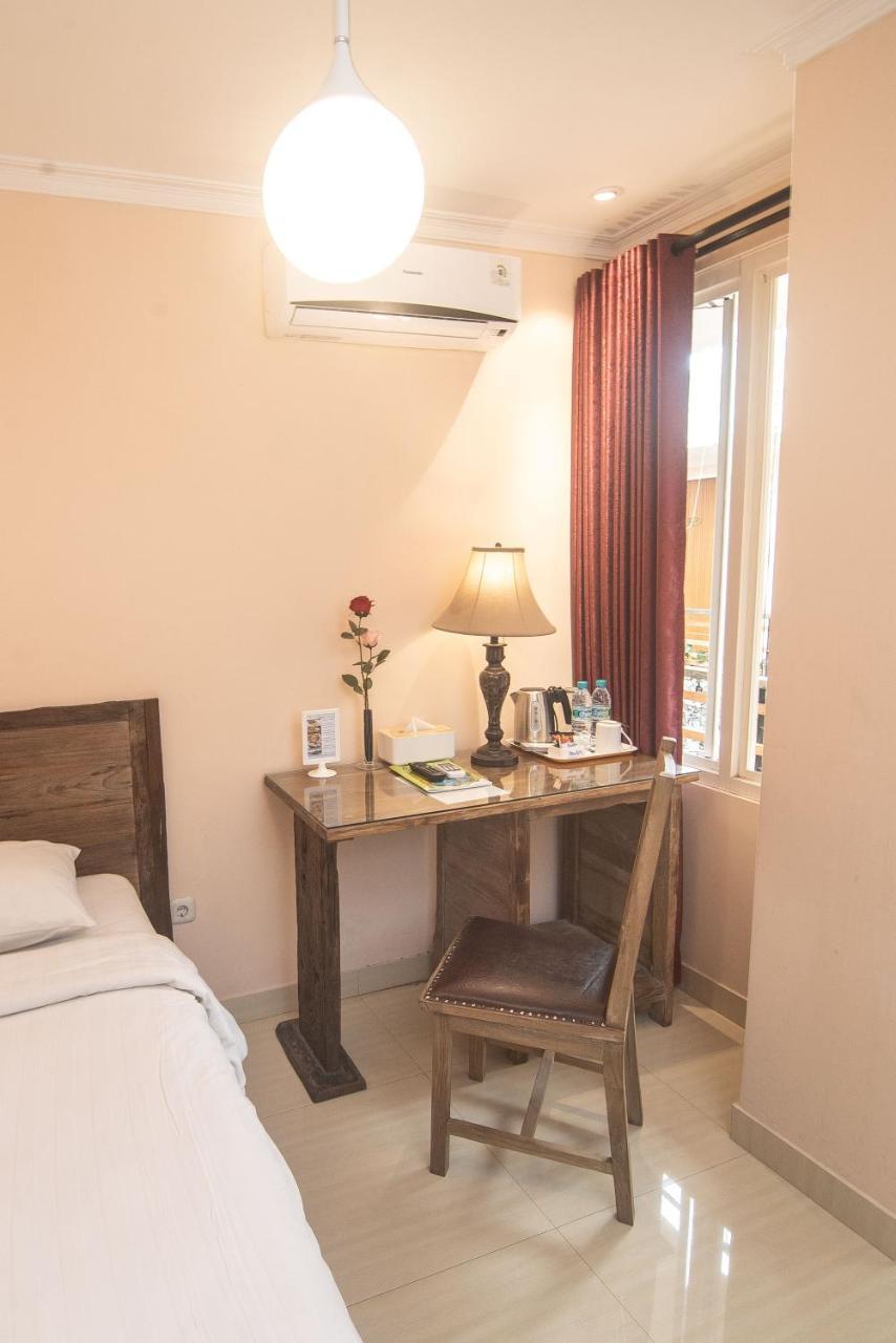 Front One Boutique Baluran Malang Hotel Екстериор снимка