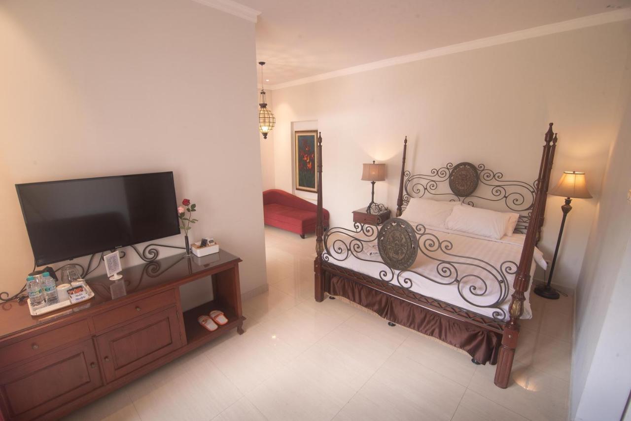 Front One Boutique Baluran Malang Hotel Екстериор снимка