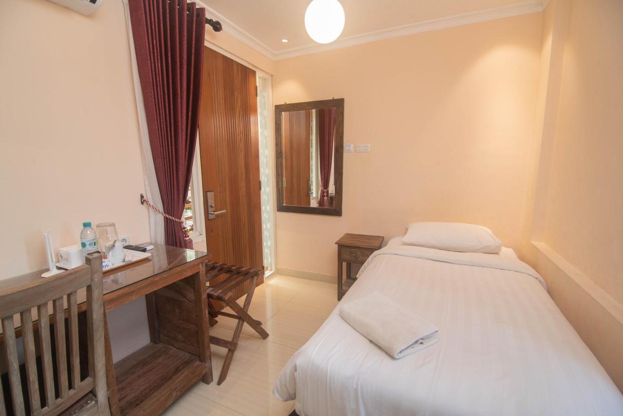 Front One Boutique Baluran Malang Hotel Екстериор снимка