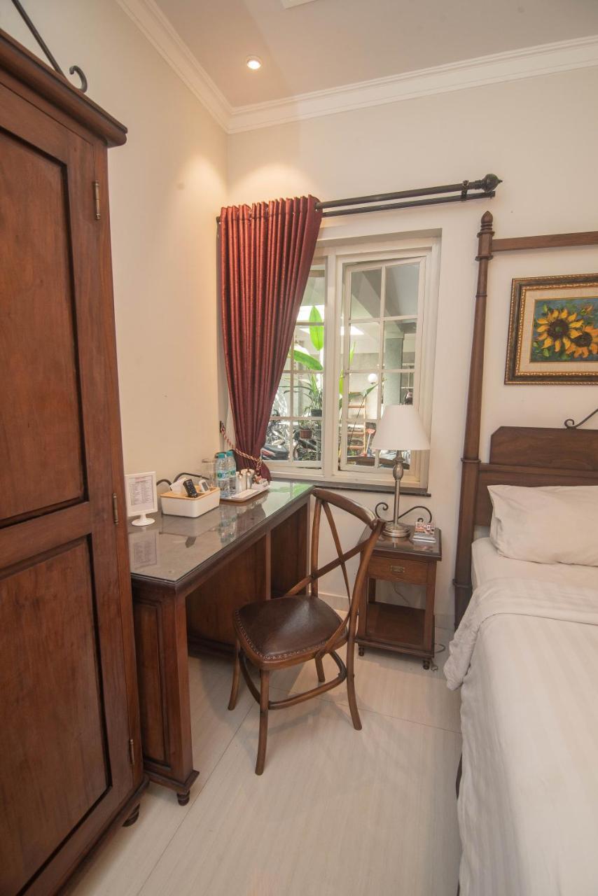 Front One Boutique Baluran Malang Hotel Екстериор снимка