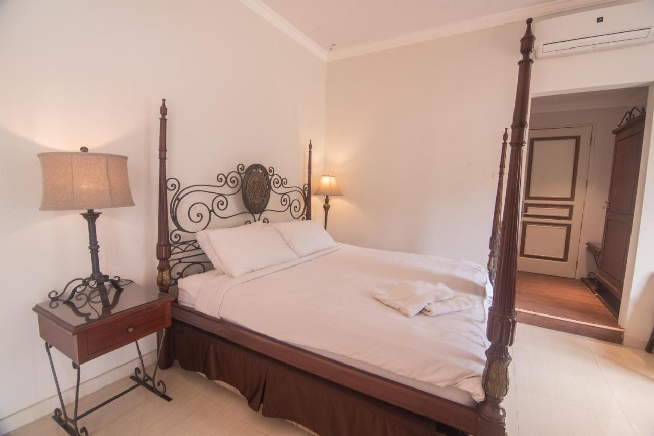 Front One Boutique Baluran Malang Hotel Екстериор снимка