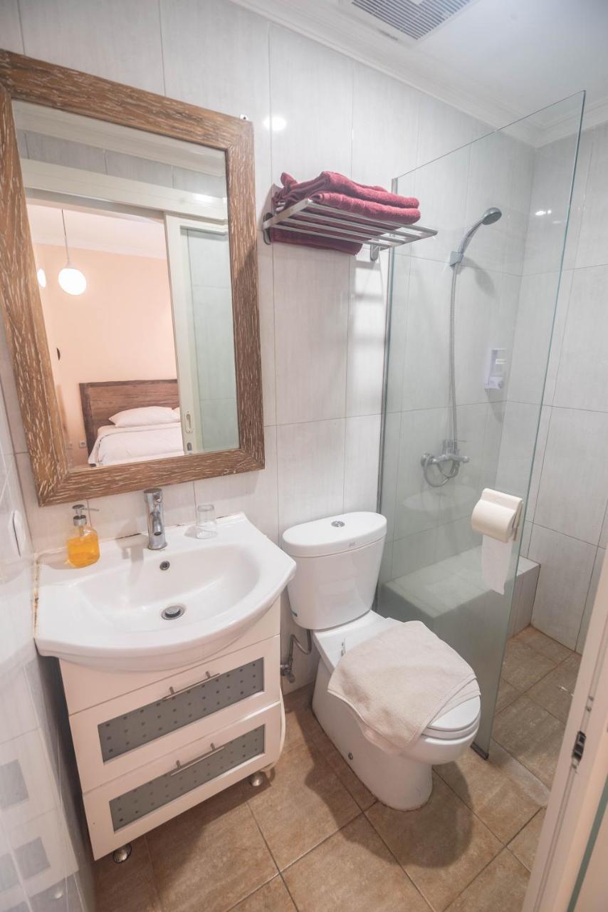 Front One Boutique Baluran Malang Hotel Екстериор снимка