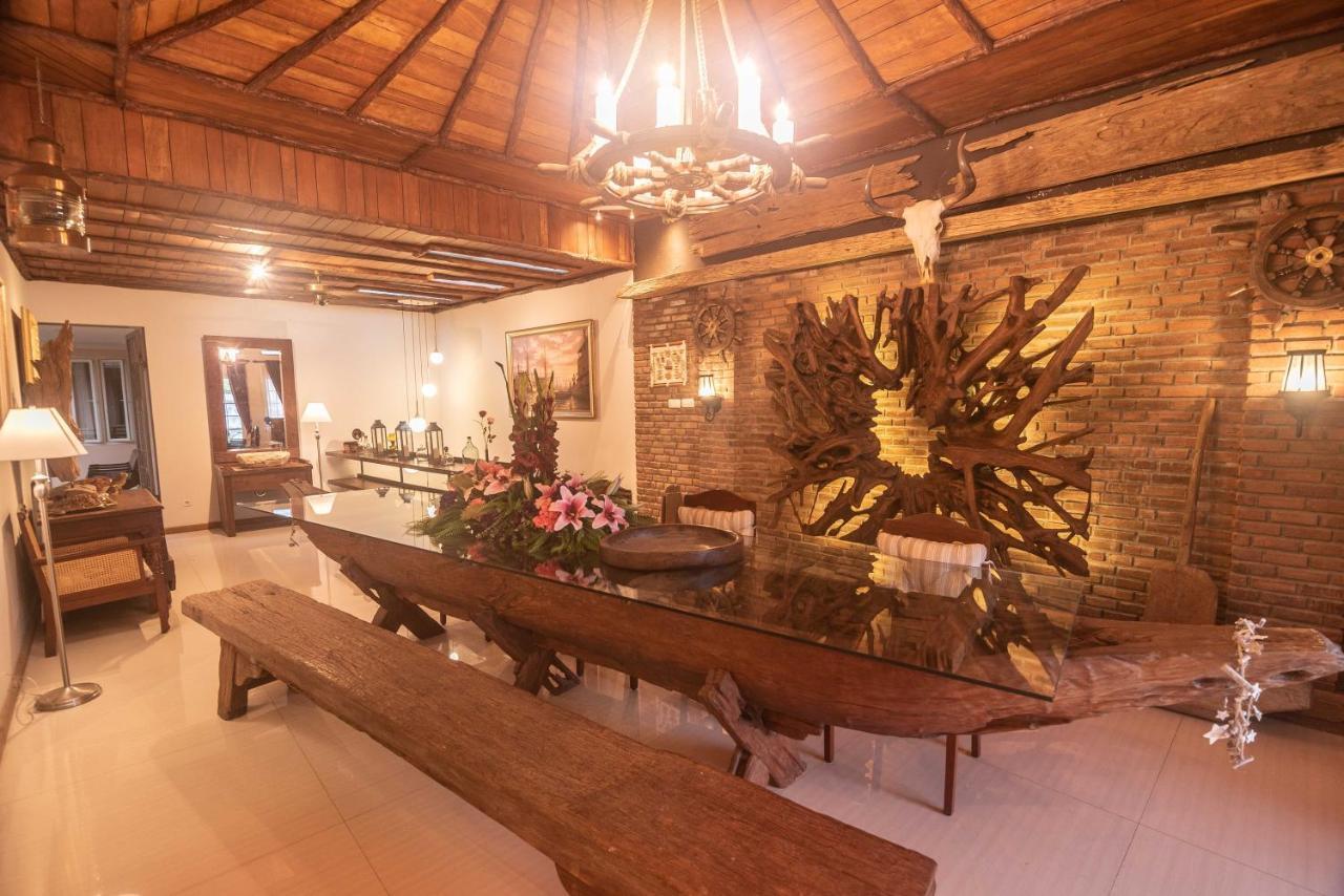 Front One Boutique Baluran Malang Hotel Екстериор снимка