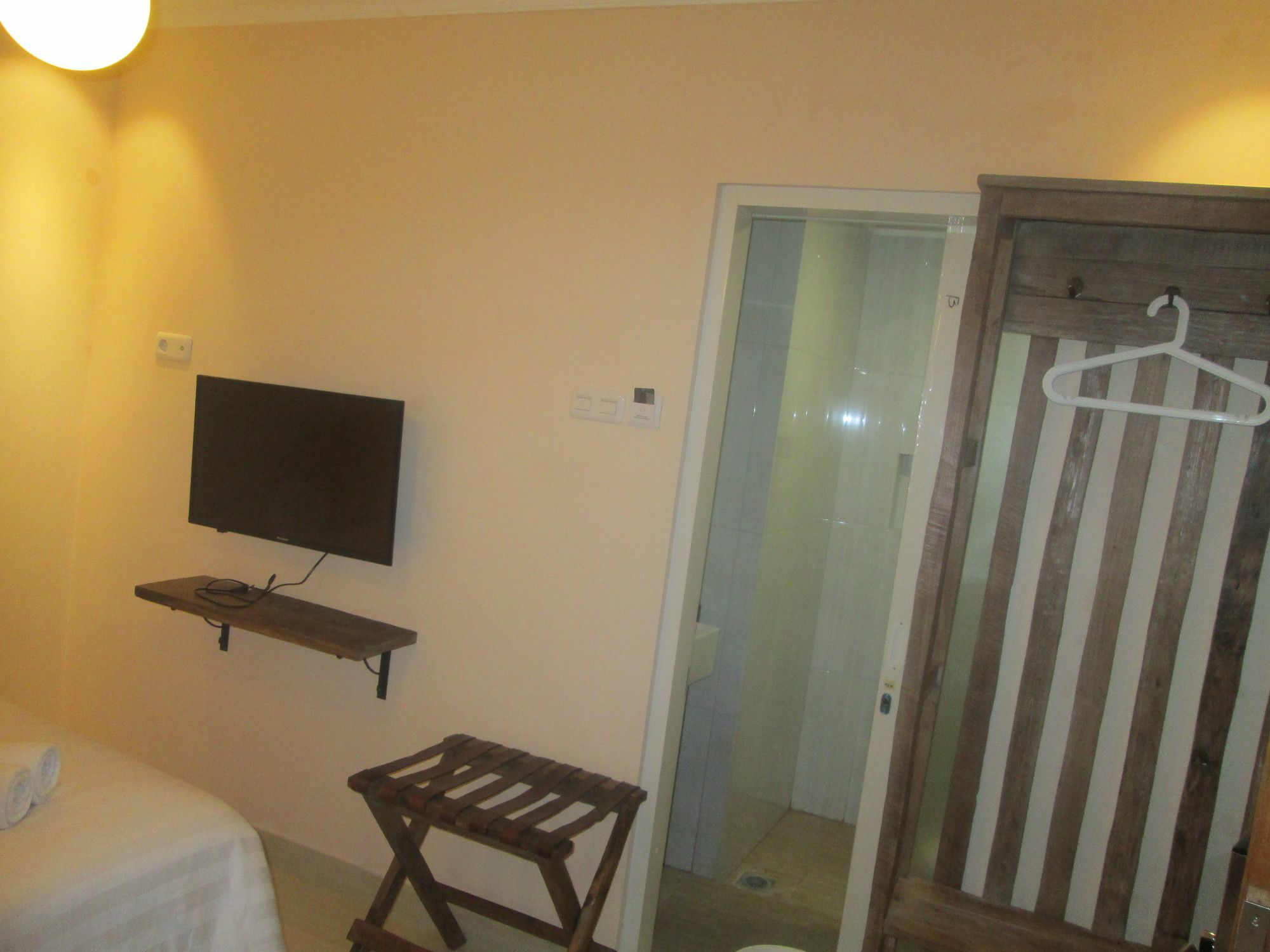 Front One Boutique Baluran Malang Hotel Екстериор снимка