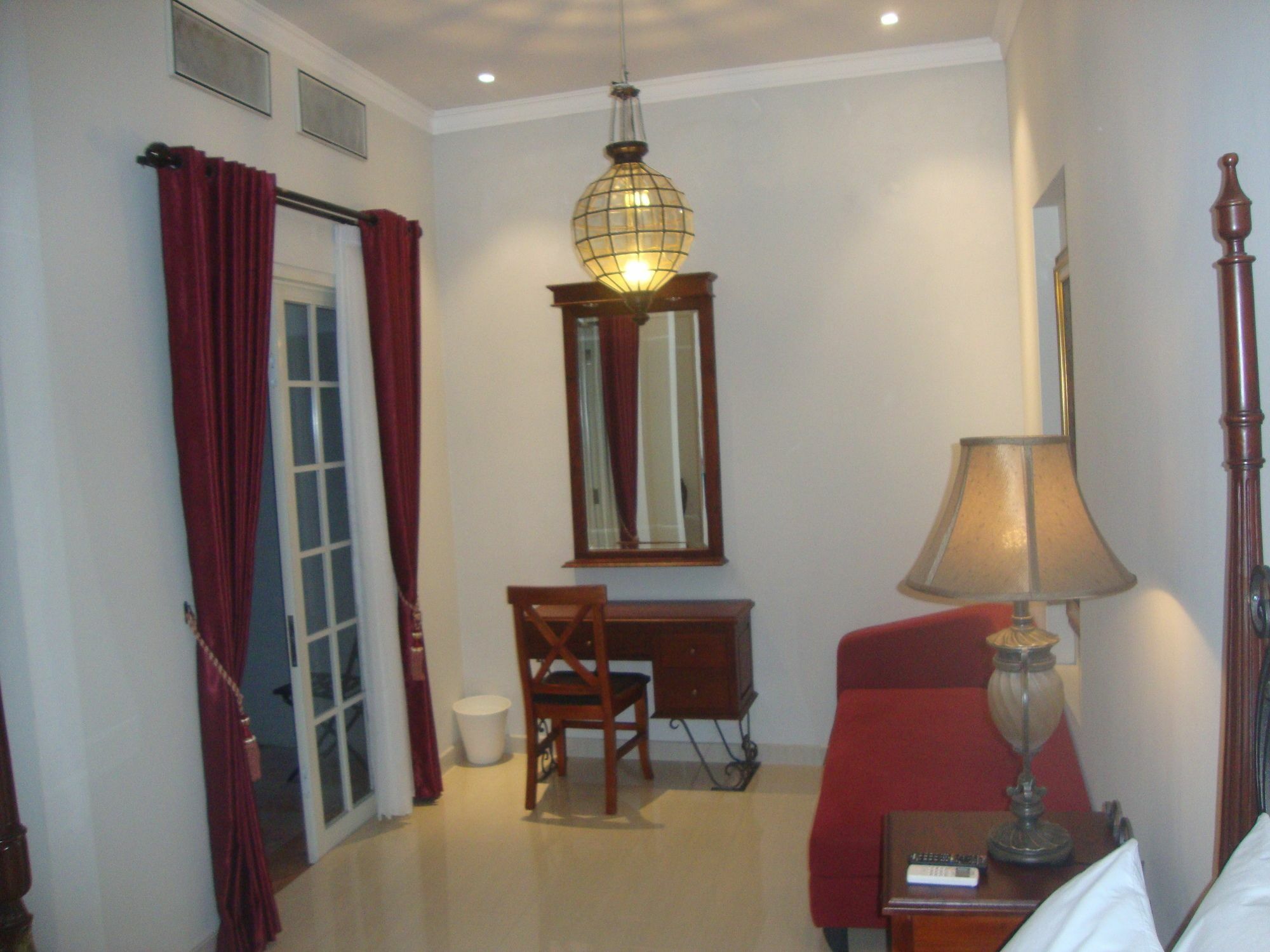 Front One Boutique Baluran Malang Hotel Екстериор снимка
