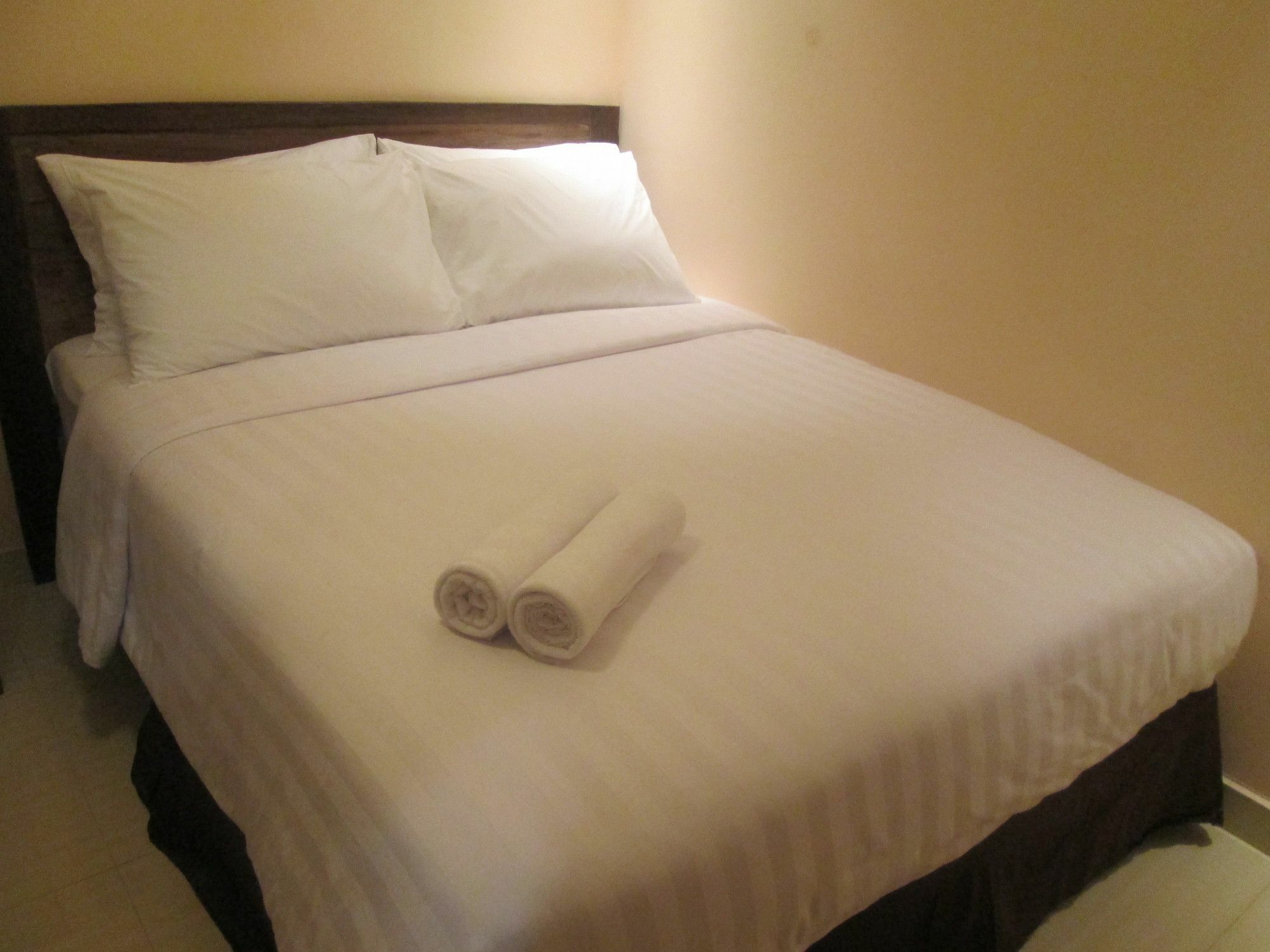 Front One Boutique Baluran Malang Hotel Екстериор снимка